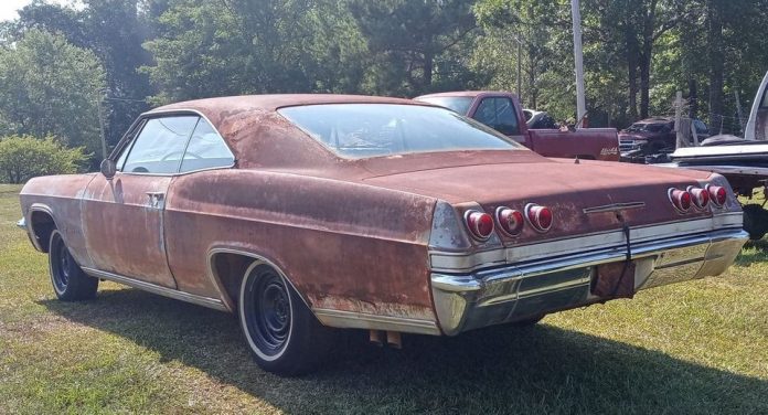 1965 Chevrolet Impala Owned by a Military Family Hides Something Original Under the Hood