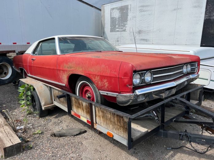 Low-Mileage 1969 Ford Galaxie 500 Sitting for Years Wants Nothing But a Full Refresh