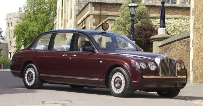 Queen Elizabeth II's car collection featured a 10-mil-pound Bentley, many Land Rovers and Range Rovers - paultan.org