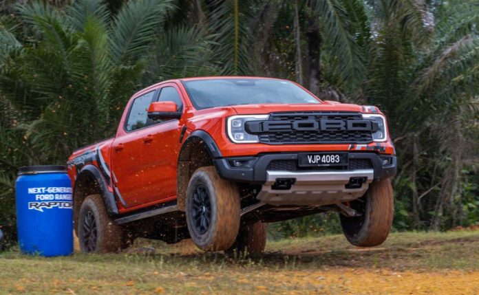 2022 Ford Ranger Raptor - five sportscar-like features you wouldn't have expected to get in a pick-up truck! - paultan.org