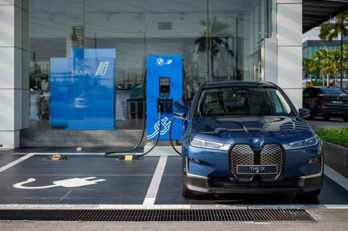 How to get the most bang for your ringgit at a paid DC charger by understanding your EV's charging curve - paultan.org