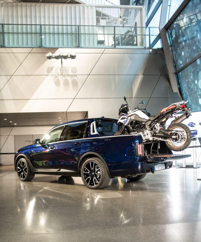 BMW X7 pickup truck bmw welt 3