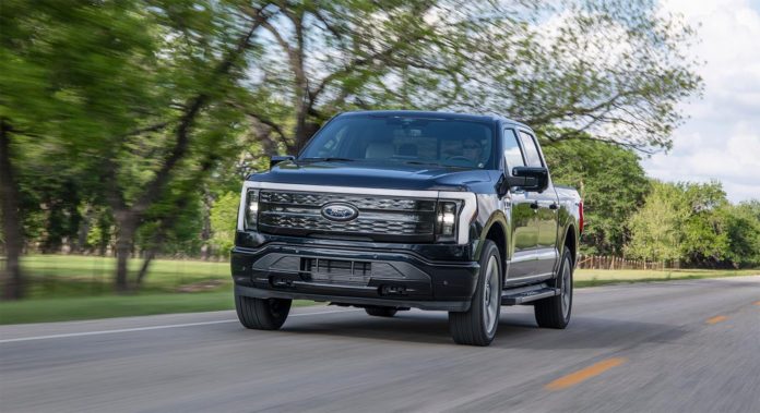 2022 Ford F-150 Lightning - driving REL