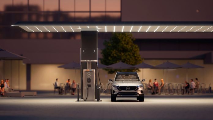 Mercedes Launching Branded Global Charging Network - The Detroit Bureau