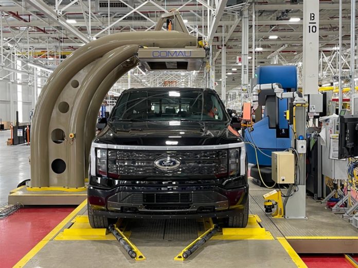 Ford F-150 Lightning - test booth