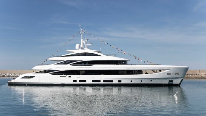 Benetti Unveils The Groundbreaking FB605 With A 164FT Oasis Deck