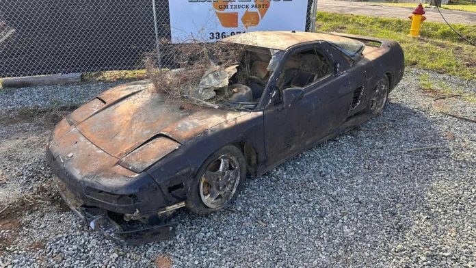 This Acura NSX Spent 15 Years Underwater, Now It's Getting Restored