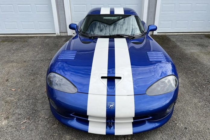 Dodge Viper GTS With 819 Miles On The Clock Is A Collector's Dream