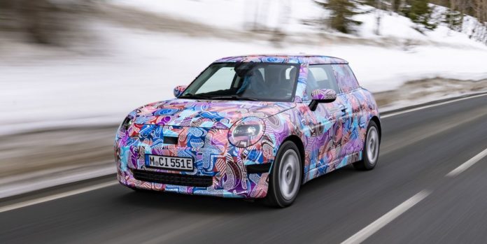 2025 Mini Cooper EV Hardtop Is Reinvented and Reenergized