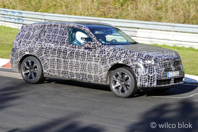 SPIED: Next-Gen BMW X3 Plug-In Hybrid Seen Driving in Public