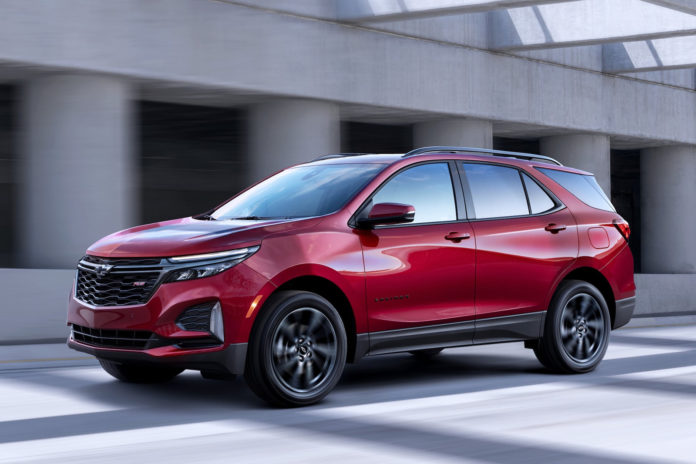 2022-2024 Chevrolet Equinox Driving Front Angle