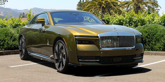 I drove the most luxurious electric car you can buy and saw why it costs as much as a house. See inside the $420,000 Rolls-Royce Spectre.