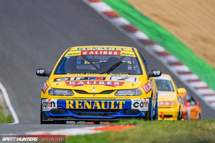 When An F1 Team Takes On Tin-Tops: The Williams BTCC Laguna