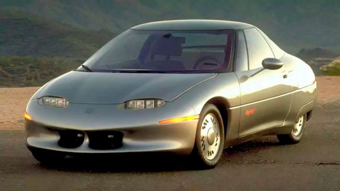 3/4 view of a parked GM EV1