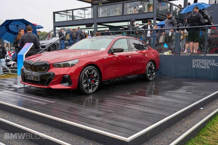 BMW 5 Series Fire Red Paint To Be Available In Europe From November