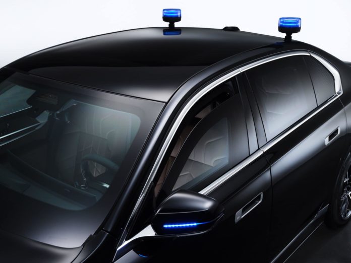 BMW i7 Protection Weighs 4,900 kg with a Range of 380 km