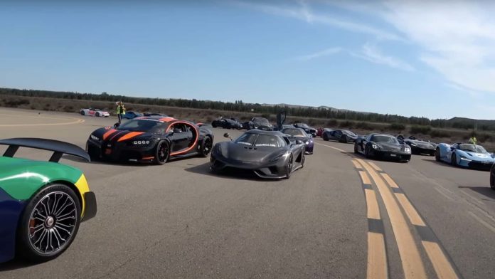 Watch a Koenigsegg Regera & Bugatti Chiron Super Sport 300+ Race