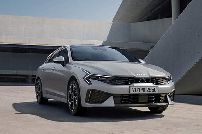 2025 Kia K5 Shows Its New Face Ahead Of US Debut