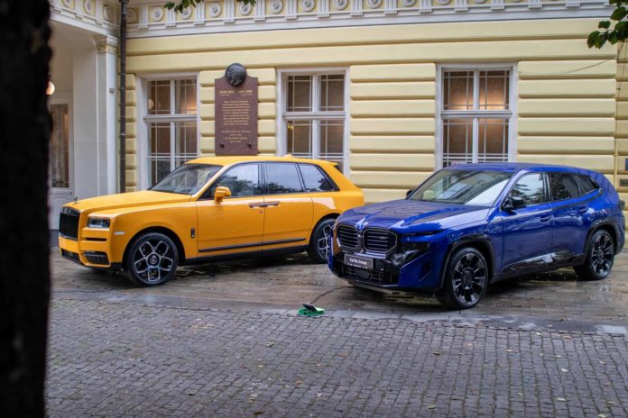 BMW XM And Rolls-Royce Cullinan Pose For The Camera As Opulent SUV Duo