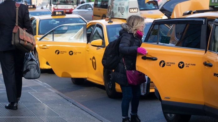 NYC sees flood of electric vehicle for-hire license requests before cap reinstated