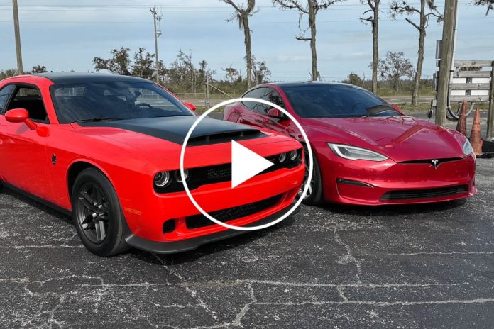 DRAG RACE: Dodge Challenger SRT Demon 170 Vs. Tesla Model S Plaid