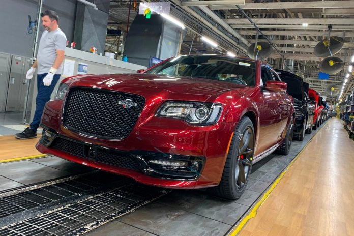 Final Chrysler 300C Rolls Off The Assembly Line