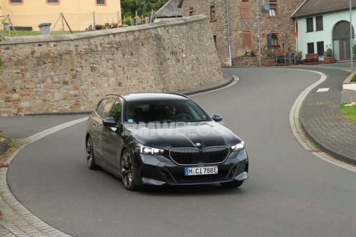 Leaked: BMW i5 Touring Shows Its Exterior and Interior Design