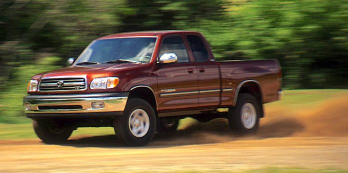 1999 Toyota Tundra SR5 V-8 Wants to Be Taken Seriously