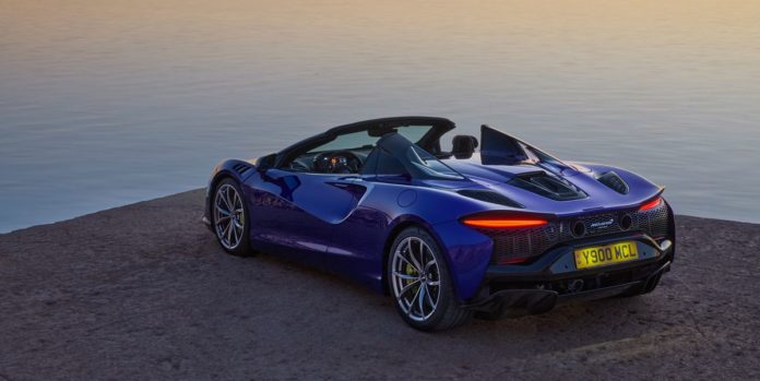 2025 McLaren Artura Spider Is an Exotic Droptop with a 690-HP Hybrid V-6