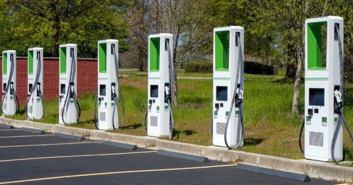 Amped up: Electric vehicle ports coming to N. Andover