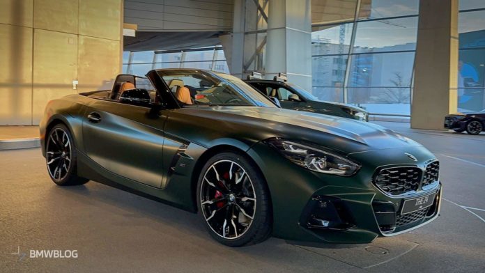 BMW Z4 M40i Has Manual Gearbox And Matte Paint At The Welt