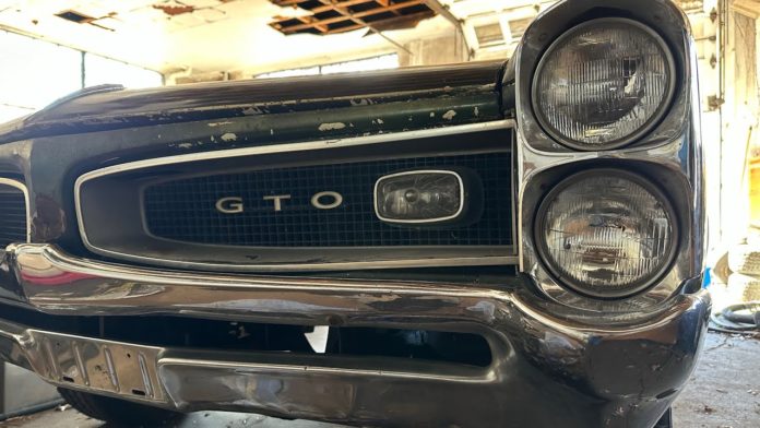 Barn Find 1966 Pontiac GTO Convertible Project Car For Sale! Factory 4 Speed, Pontiac Historical Society Documentation And All!