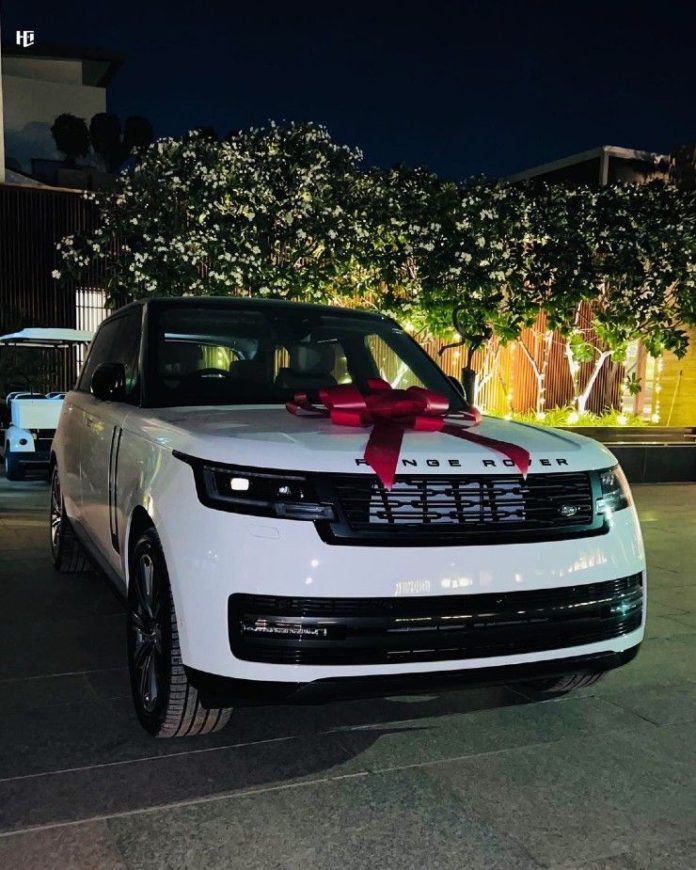 Adani's Range Rover