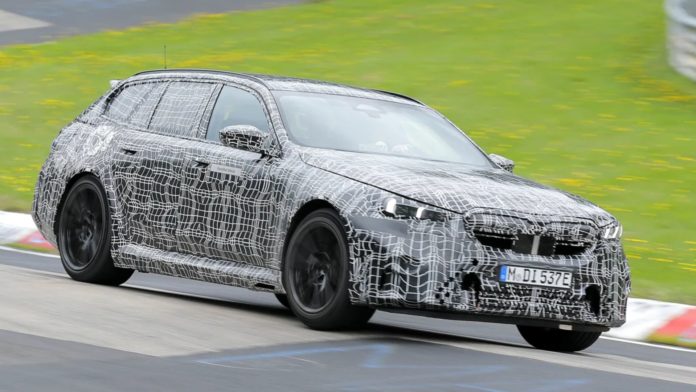 BMW M5 Touring Colors Exposed