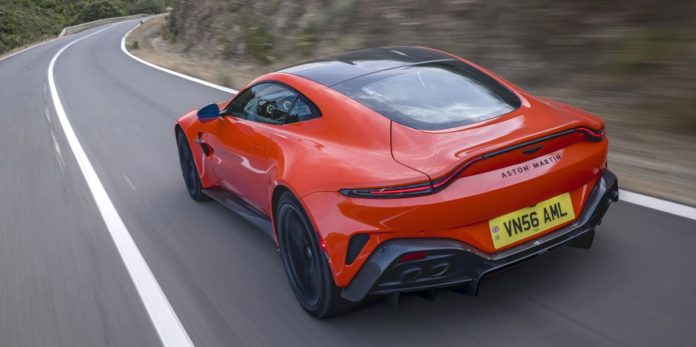 2025 Aston Martin Vantage Is a Refreshing Throwback