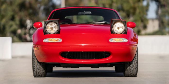 Original-Owner 1990 Mazda Miata Is Today's Bring a Trailer Pick