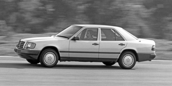 Tested: 1986 Mercedes-Benz 300E Was a Superbly Competent 140-MPH Transportation Tool