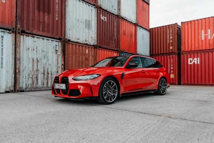 4-Cylinder AMG C63 Estate Beats BMW M3 Touring In Drag Race