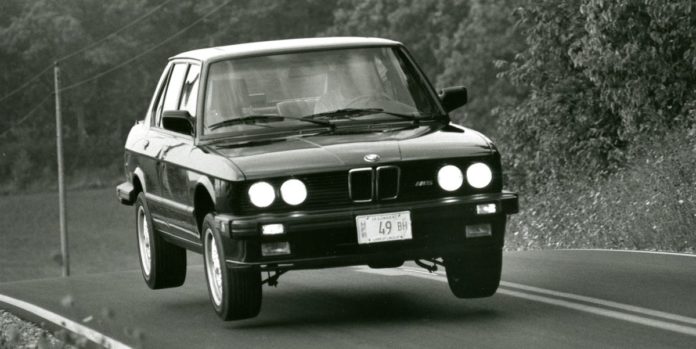 Tested: 1988 BMW M5 Takes Us to Church