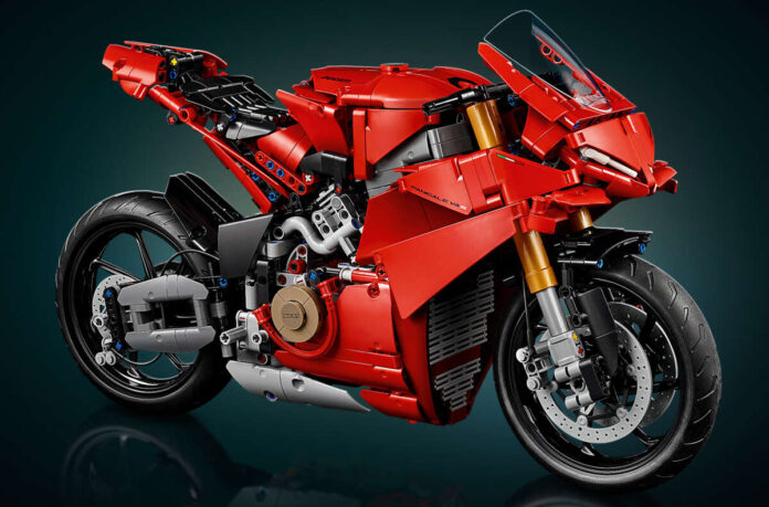 2025 Ducati Panigale V4S available in Lego Technic