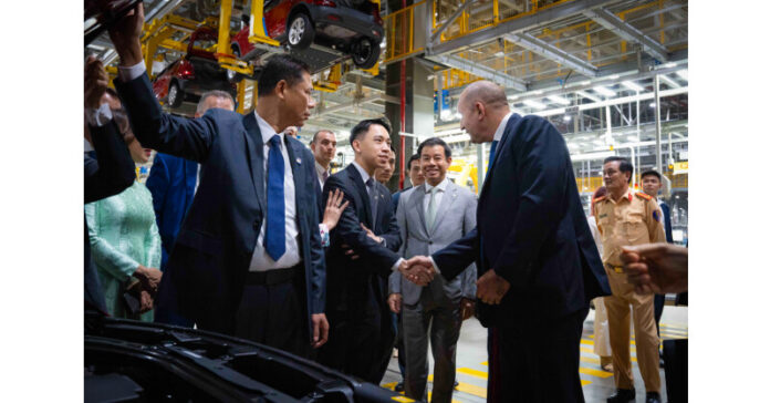 Bulgarian president urges VinFast to soon sell electric cars and invest in production in Bulgaria #VinFast