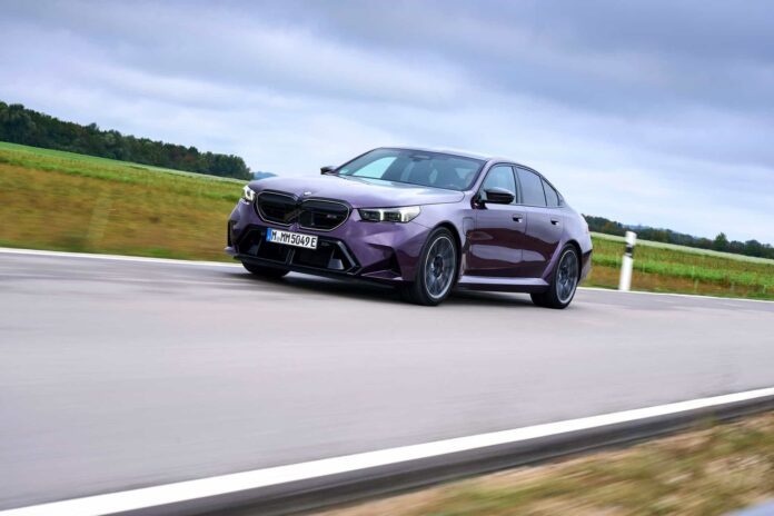 Drag Race Showdown: G90 BMW M5 vs. F90 BMW M5