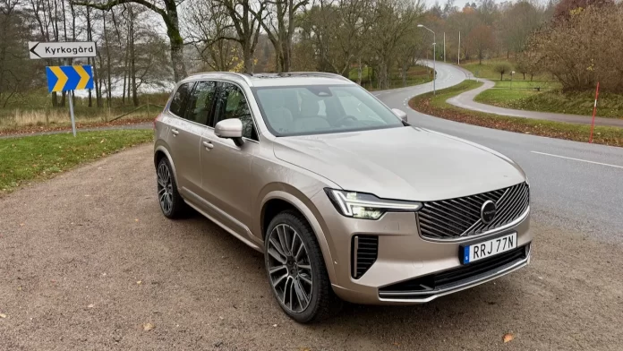 Review: 2025.5 Volvo XC90 PHEV spans the gas-electric divide