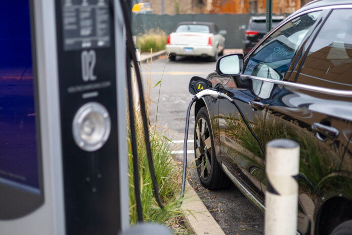 State-funded electric vehicle chargers open in Joliet, thousands more to come | Capitol News Illinois