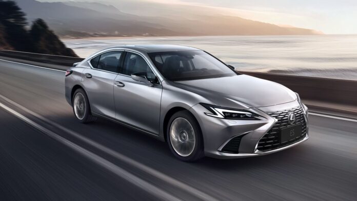 Video: The New Lexus ES Looks Sharp